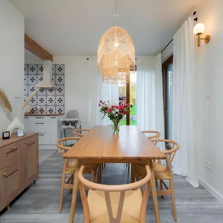Comfortable Villa, Sauna, Jacuzzi * Marcyporeba