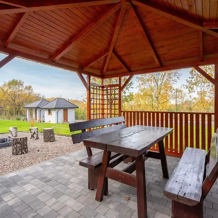 Comfortable Villa, Sauna, Jacuzzi Marcyporeba