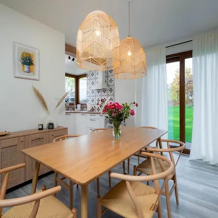 Comfortable Villa, Sauna, Jacuzzi Marcyporeba