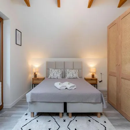 Vakantiehuis Comfortable Villa, Sauna, Jacuzzi Marcyporeba