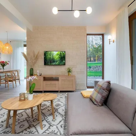 Comfortable Villa, Sauna, Jacuzzi