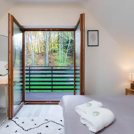 Vakantiehuis Comfortable Villa, Sauna, Jacuzzi Marcyporeba
