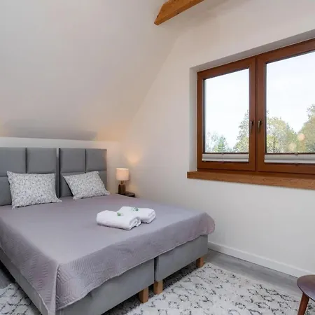 Vakantiehuis Comfortable Villa, Sauna, Jacuzzi Marcyporeba