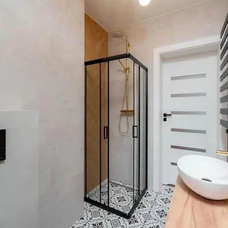Comfortable Villa, Sauna, Jacuzzi * Marcyporeba