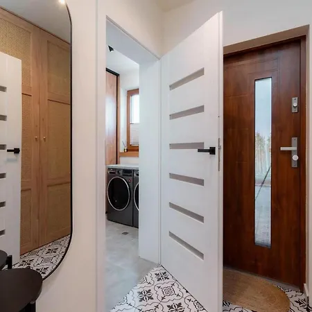 Vakantiehuis Comfortable Villa, Sauna, Jacuzzi Marcyporeba