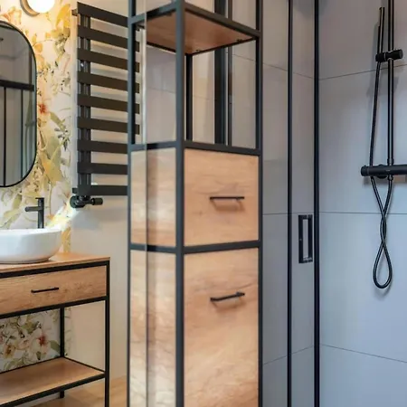 Comfortable Villa, Sauna, Jacuzzi Vakantiehuis