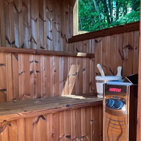 Comfortable Villa, Sauna, Jacuzzi Vakantiehuis Marcyporeba