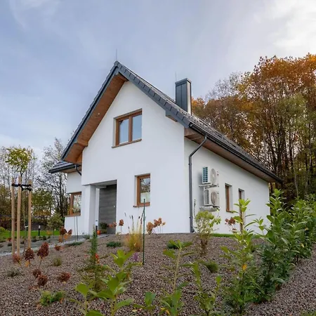 Comfortable Villa, Sauna, Jacuzzi * Marcyporeba