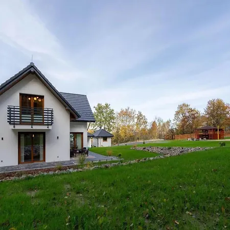 Comfortable Villa, Sauna, Jacuzzi Vakantiehuis Marcyporeba