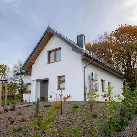 Comfortable Villa, Sauna, Jacuzzi Vakantiehuis *